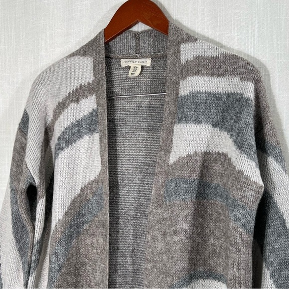 Happily Grey NWT Long Soft Abstract Neutral Colors Swirl Design Cardigan Sz S - Picture 5 of 14